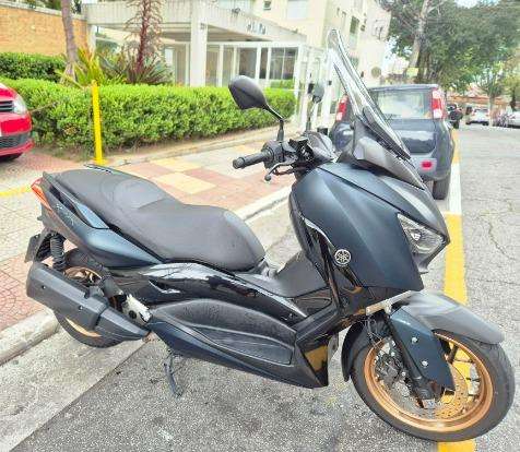YAMAHA-XMAX ABS-2022