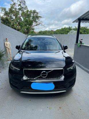 VOLVO-XC40-2019