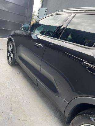 VOLVO-XC40-2019