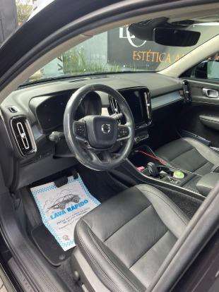 VOLVO-XC40-2019