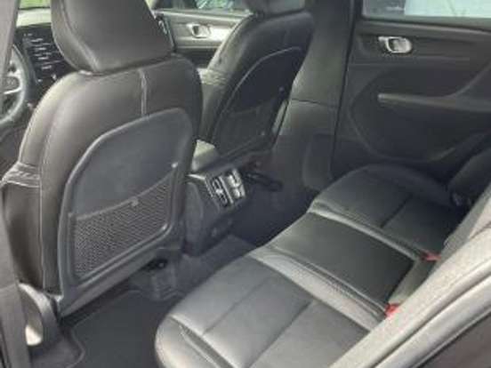 VOLVO-XC40-2.0 T5 GASOLINA MOMENTUM AWD GEARTRONIC VOLVO-XC40-2019