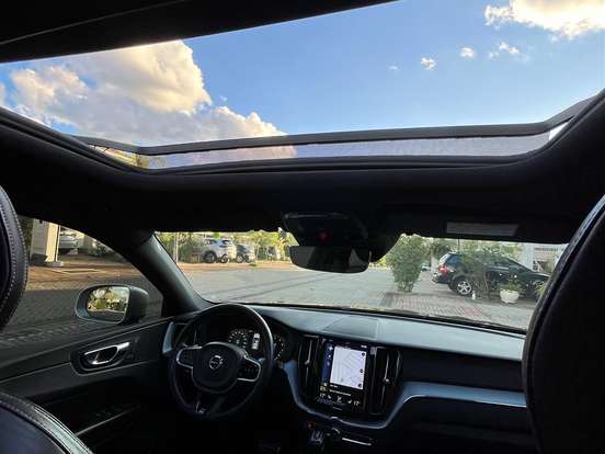 VOLVO-XC60-2.0 T5 GASOLINA R-DESIGN AWD GEARTRONIC VOLVO-XC60-2018