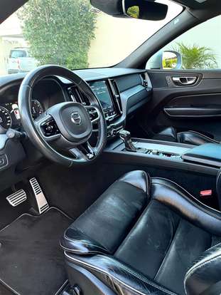 VOLVO-XC60-2018
