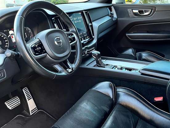VOLVO-XC60-2.0 T5 GASOLINA R-DESIGN AWD GEARTRONIC VOLVO-XC60-2018