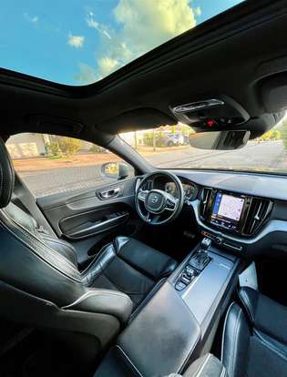 VOLVO-XC60-2018