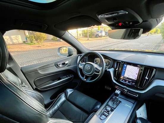 VOLVO-XC60-2.0 T5 GASOLINA R-DESIGN AWD GEARTRONIC VOLVO-XC60-2018