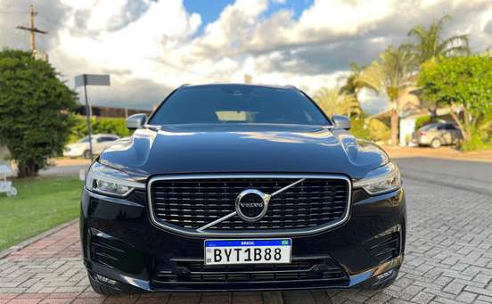VOLVO-XC60-2018