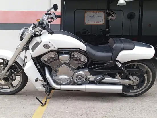 HARLEY-DAVIDSON-V-ROD MUSCLE HARLEY-DAVIDSON-V-ROD MUSCLE-2013
