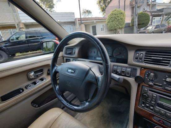 VOLVO-S70-2.3 T5 TURBO GASOLINA 4P AUTOMÁTICO VOLVO-S70-1996