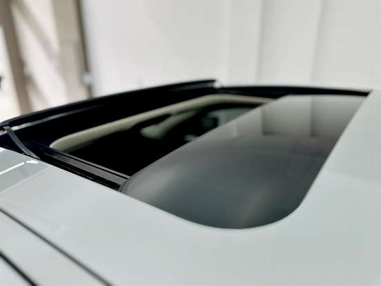 BMW-320i-2021
