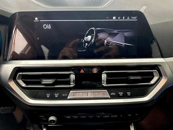 BMW-320i-2021