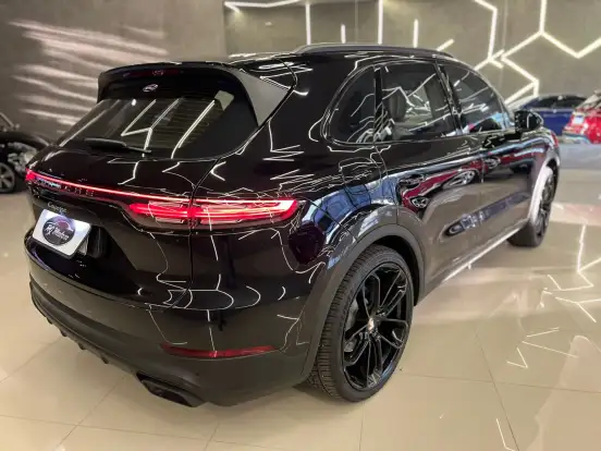 PORSCHE-CAYENNE-2018