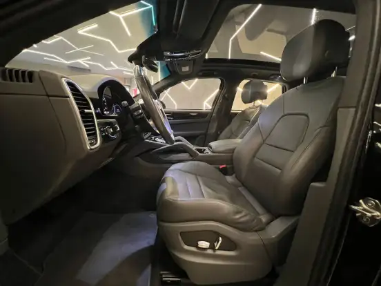 PORSCHE-CAYENNE-2018