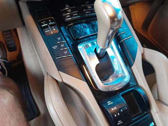 PORSCHE-CAYENNE-2013
