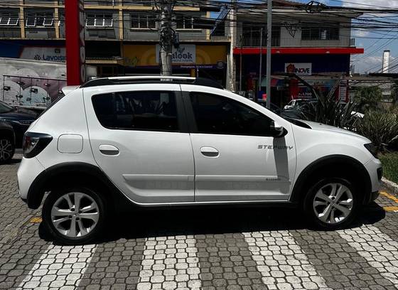 RENAULT SANDERO 1.6 STEPWAY 8V FLEX 4P AUTOMATIZADO