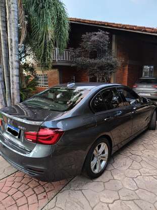 BMW-320i-2018