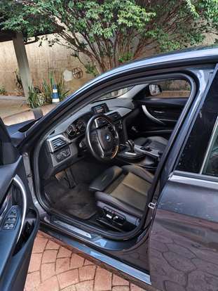 BMW-320i-2018
