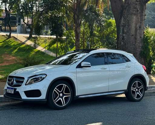 MERCEDES-BENZ-GLA 250-2015