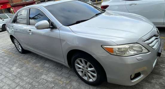 TOYOTA-CAMRY-2010