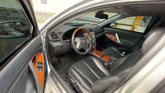 TOYOTA-CAMRY-2010