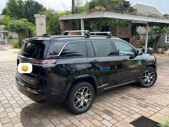 JEEP-COMMANDER-2023