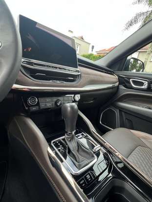 JEEP-COMMANDER-2023