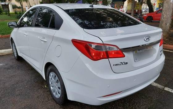 HYUNDAI HB20S 1.6 COMFORT STYLE 16V FLEX 4P AUTOMÁTICO