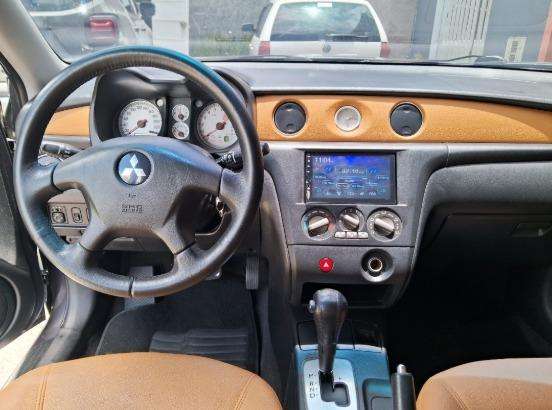 MITSUBISHI-AIRTREK-2004