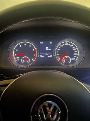 VOLKSWAGEN-GOLF-2015