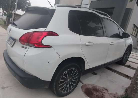 PEUGEOT-2008-2017
