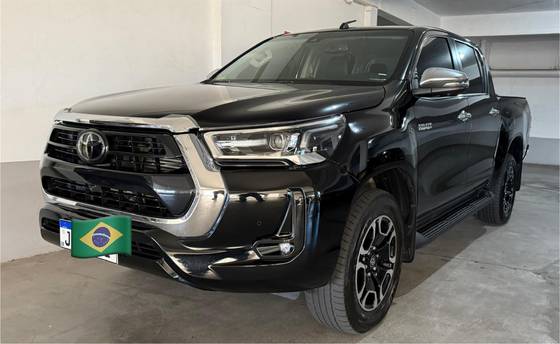 TOYOTA HILUX 2.8 D-4D TURBO DIESEL CD SRX 4X4 AUTOMÁTICO