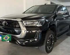 TOYOTA HILUX 2.8 D-4D TURBO DIESEL CD SRX 4X4 AUTOMÁTICO TOYOTA HILUX 2.8 D-4D TURBO DIESEL CD SRX 4X4 AUTOMÁTICO