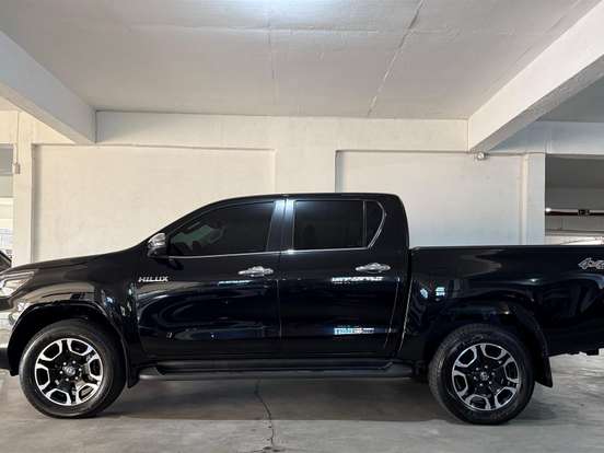 TOYOTA-HILUX-2.8 D-4D TURBO DIESEL CD SRX 4X4 AUTOMÁTICO TOYOTA-HILUX-2021