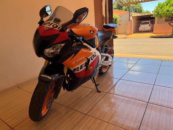HONDA-CBR 1000RR FIREBLADE HONDA-CBR 1000RR FIREBLADE-2011