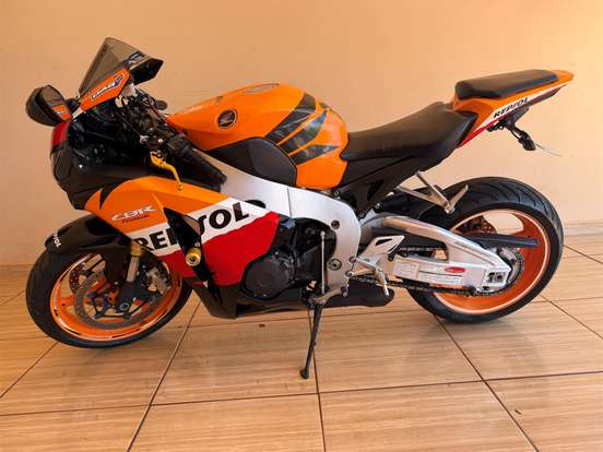 HONDA-CBR 1000RR FIREBLADE-2011
