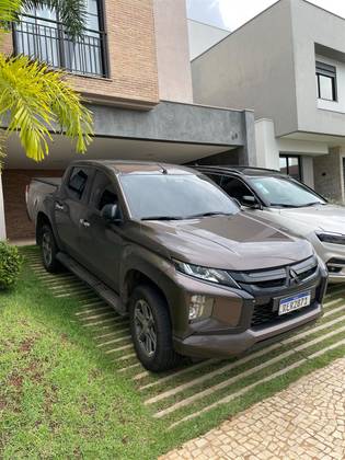 MITSUBISHI L200 TRITON 2.4 16V TURBO DIESEL SPORT HPE CD 4P 4X4 AUTOMÁTICO