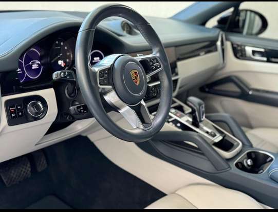 PORSCHE-CAYENNE-2021