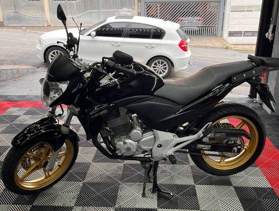 HONDA CB 300R 