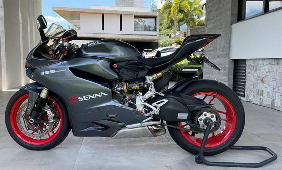 DUCATI SUPERBIKE 1199 PANIGALE 