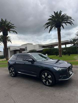 VOLVO-XC60-2023