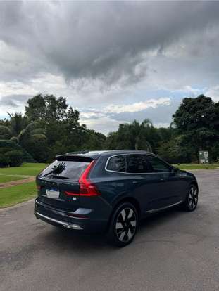 VOLVO-XC60-2023