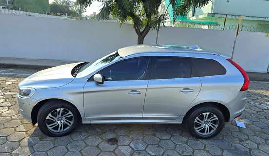 VOLVO-XC60-2015