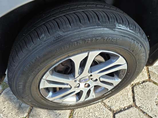 VOLVO-XC60-2015