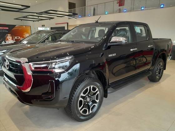 TOYOTA HILUX 2.8 D-4D TURBO DIESEL CD SRV 4X4 AUTOMÁTICO