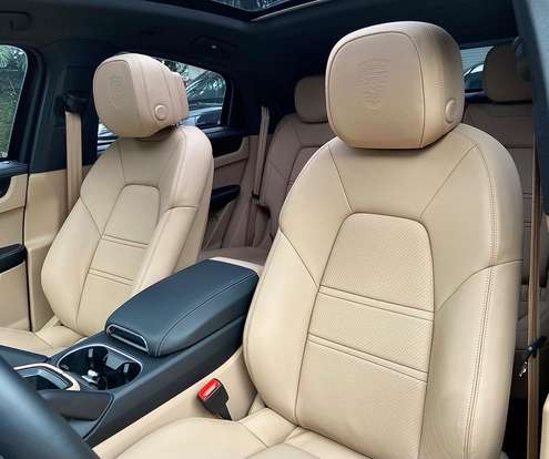 PORSCHE-CAYENNE-2022