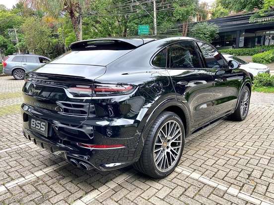 PORSCHE-CAYENNE-2022