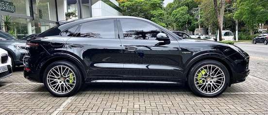 PORSCHE-CAYENNE-2022
