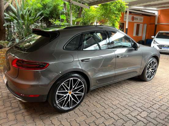 PORSCHE-MACAN-2.0 16V GASOLINA 4P AUTOMÁTICO PORSCHE-MACAN-2015