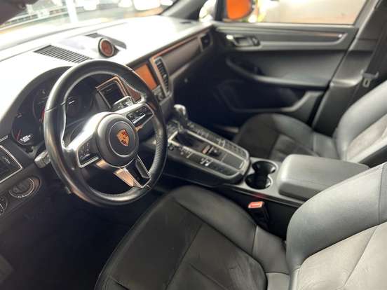 PORSCHE-MACAN-2015