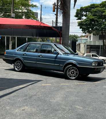 VOLKSWAGEN-SANTANA-1990